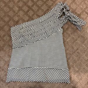 BCBG Max Azria one shoulder Silk Top size XS